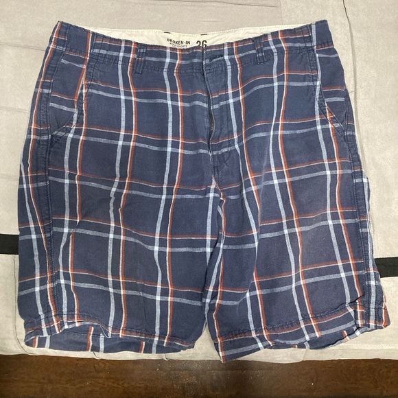 Old Navy Other - Men’s preowned shorts 36 waist
See pics